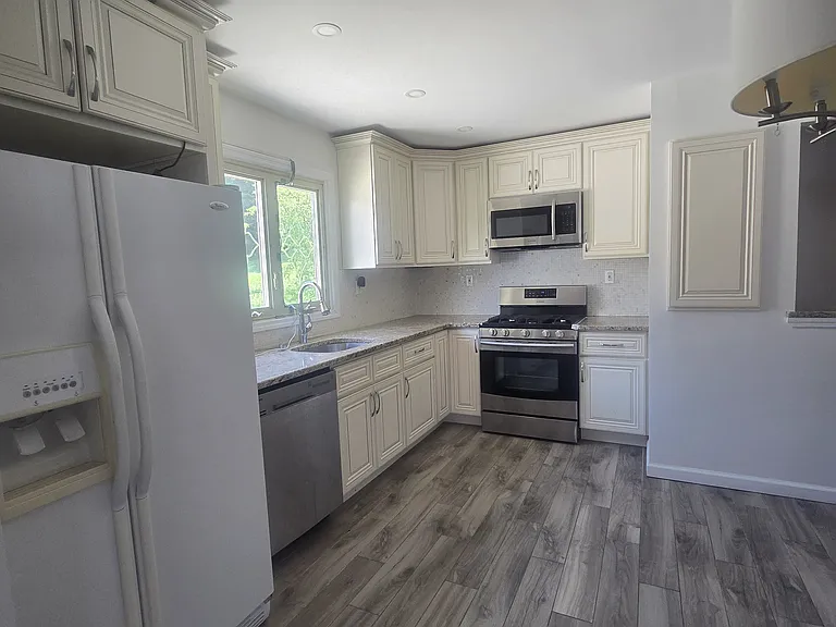 36 Maple Ct — Photo 9