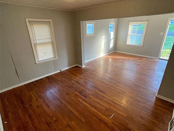 3rd image of 7116 Idlewild Ave