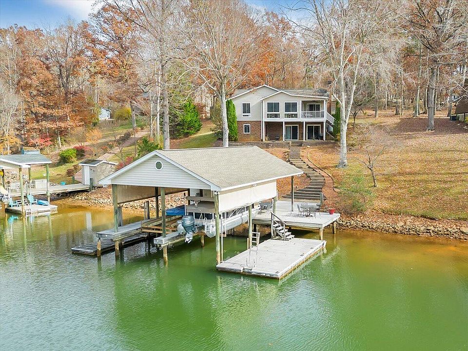 1st image of 160 Sunny Cove Dr