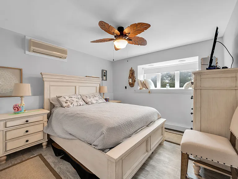15 Seville Dr — Photo 22