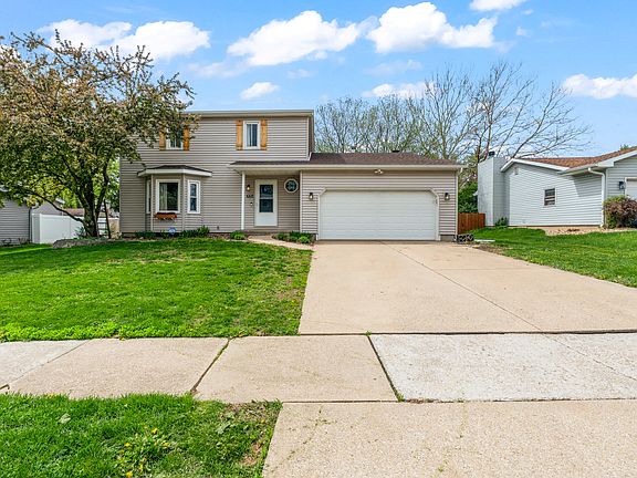 3rd image of 105 Colchester Dr
