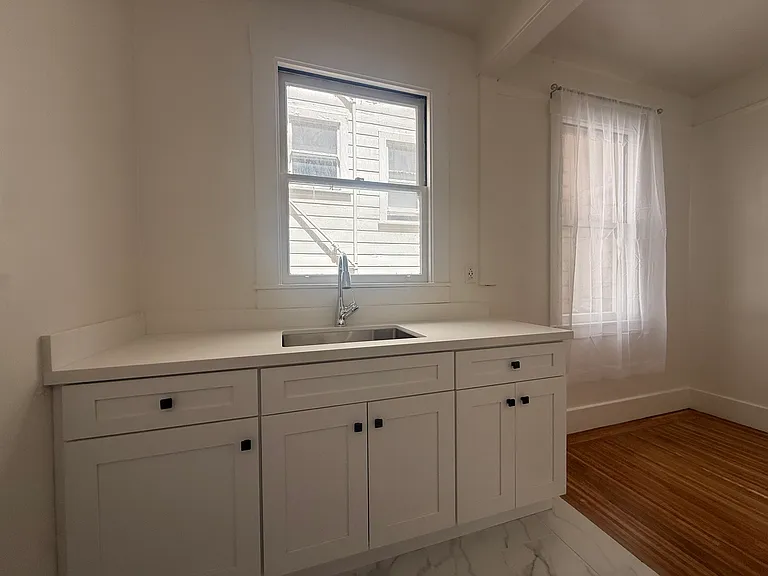 2245 Larkin St #6 — Photo 4