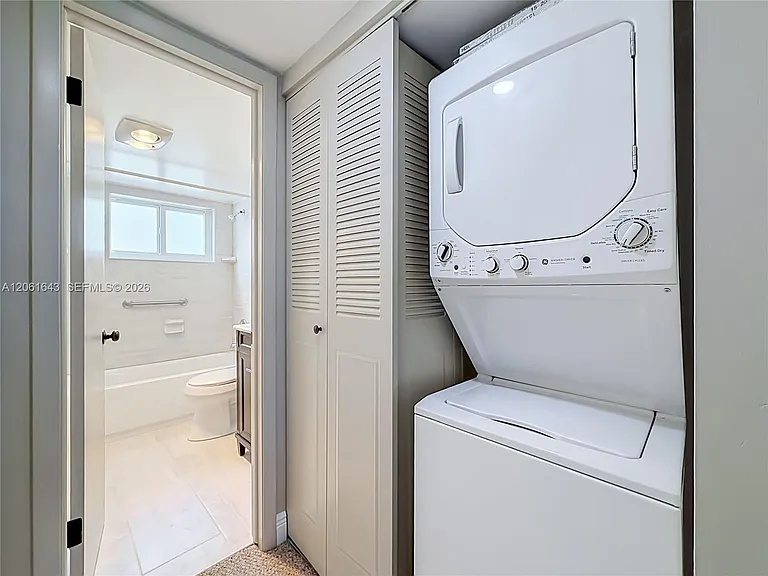 6211 SW 37th St #108 — Photo 22