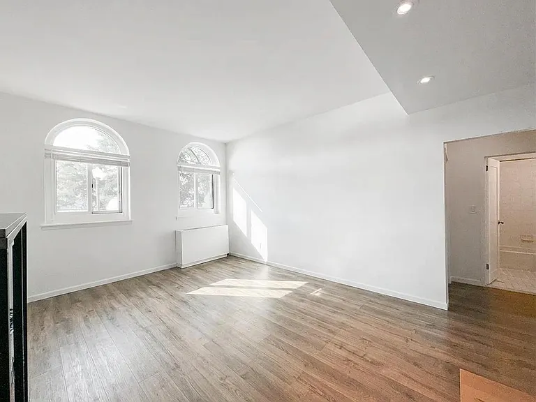 2521 Palisade Ave #1S — Photo 11