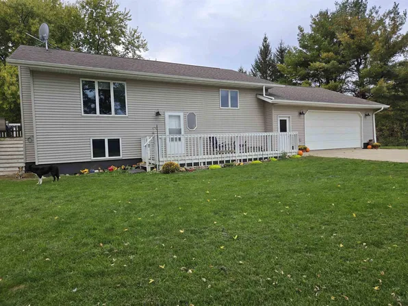 16756 140th St, Cresco, IA 52136