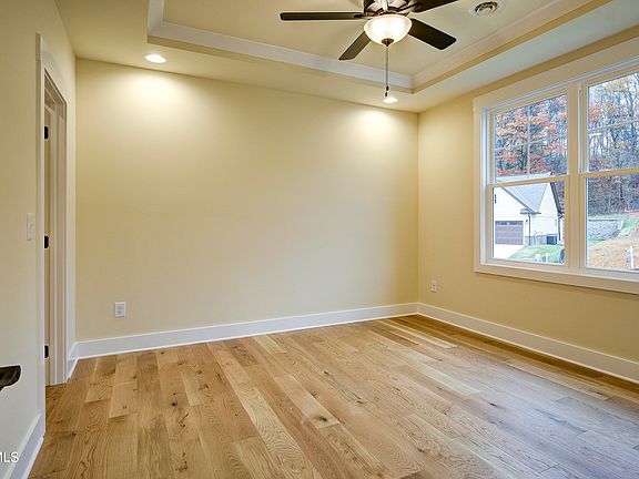 4th image of 238 Winston Pl