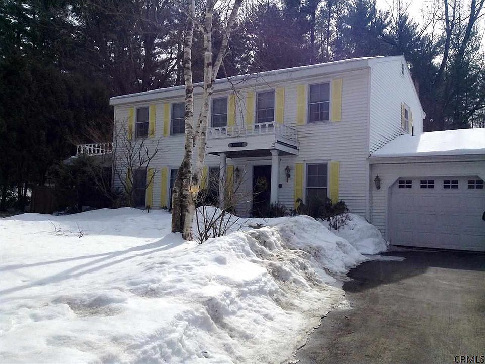 1st image of 13 Hillcrest Ln