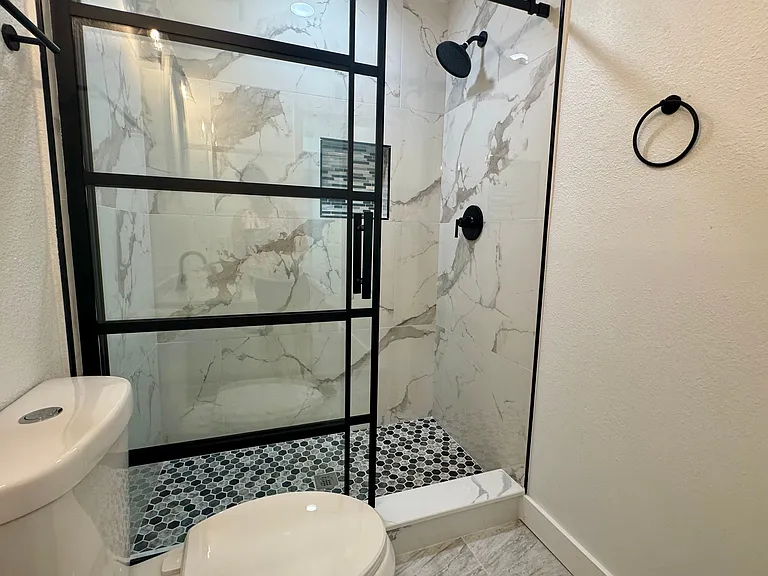 16 Ventura Blvd — Photo 22