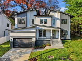 7306 Sportsman Dr, Falls Church, VA 22043