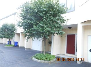 300 Flax Hill Rd APT 8, Norwalk, CT 06854