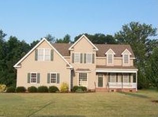 208 Queens Ln, Franklin, VA 23851