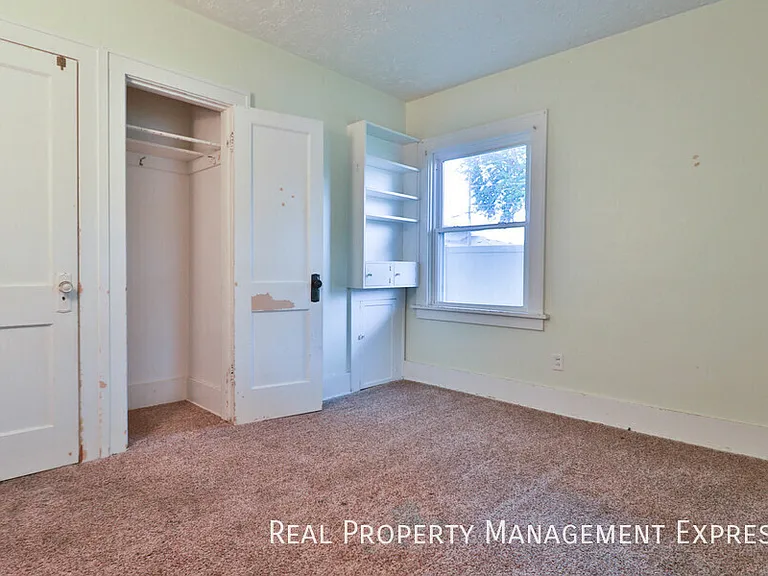 1412 W 17th St — Photo 13