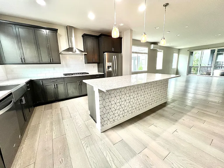 Spacious kitchen