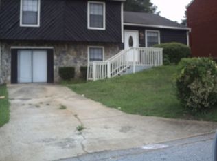 2086 Scarbrough Trl E, Stone Mountain, GA 30088