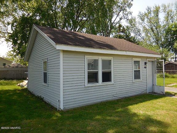3rd image of 40 Janet Ave SE