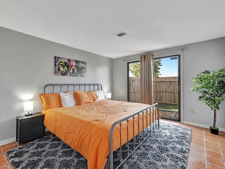 3866 Allenwood St — Photo 21