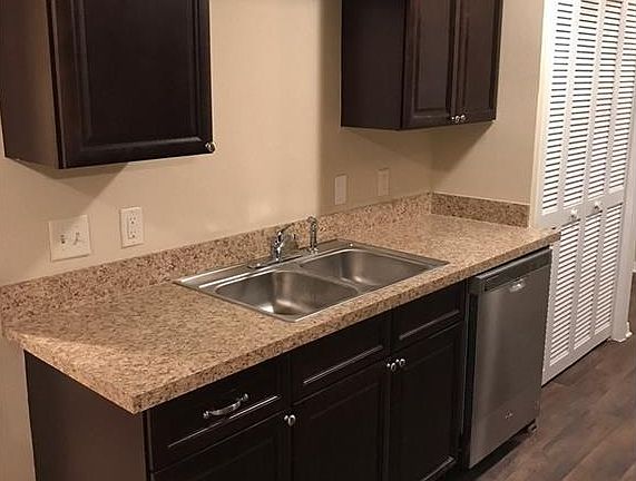 5th image of 624 W Wild Pine Cir