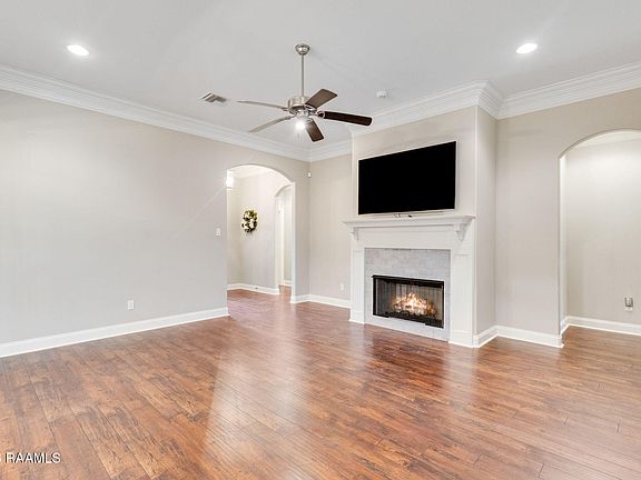 4th image of 210 Windy Feather Dr