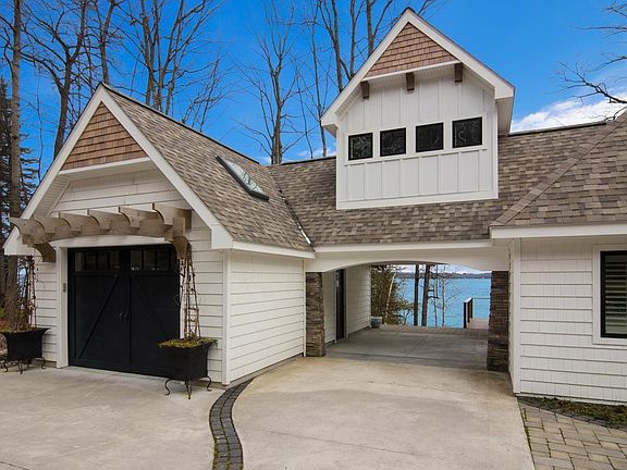 4th image of 5643 N West Torch Lake Dr