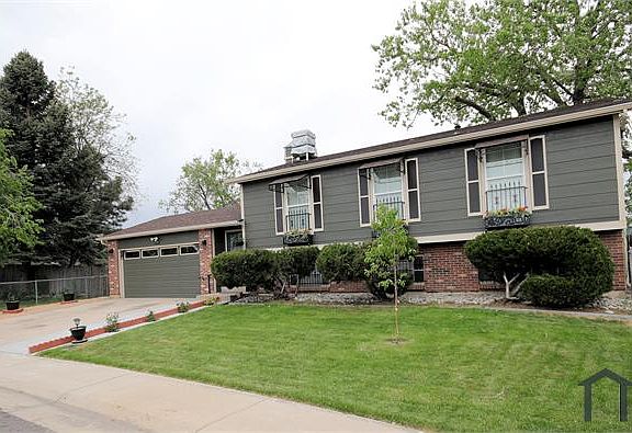 3rd image of 4569 Fontana Way