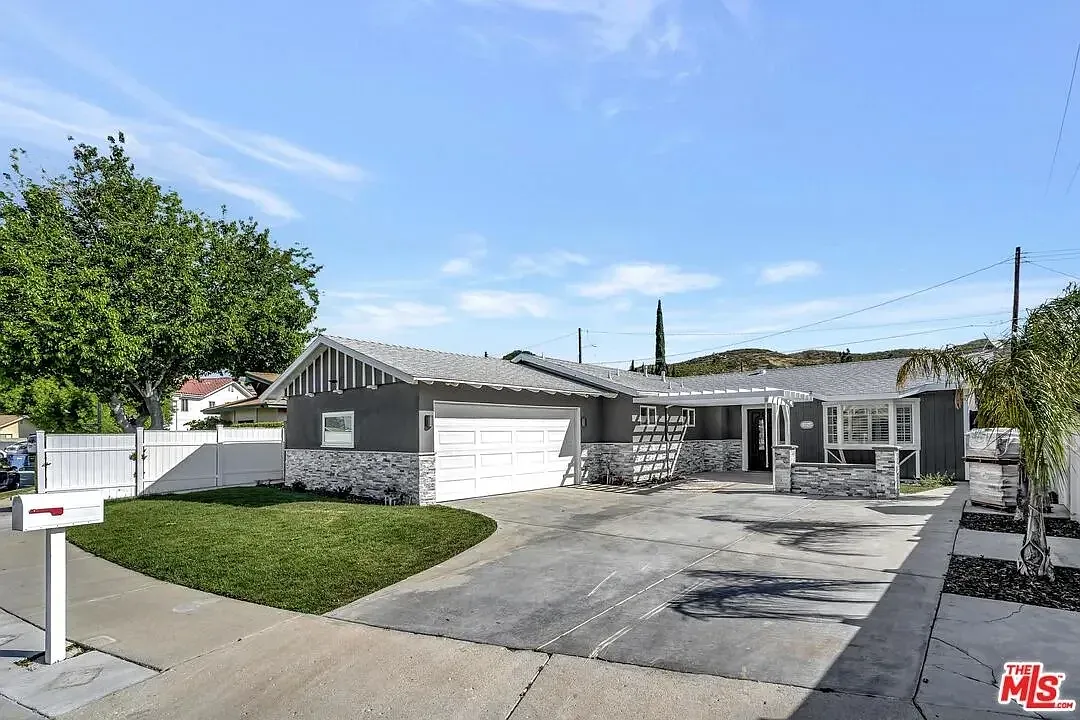 4 bed, 1467 sqft, $3,950 — Photo 1