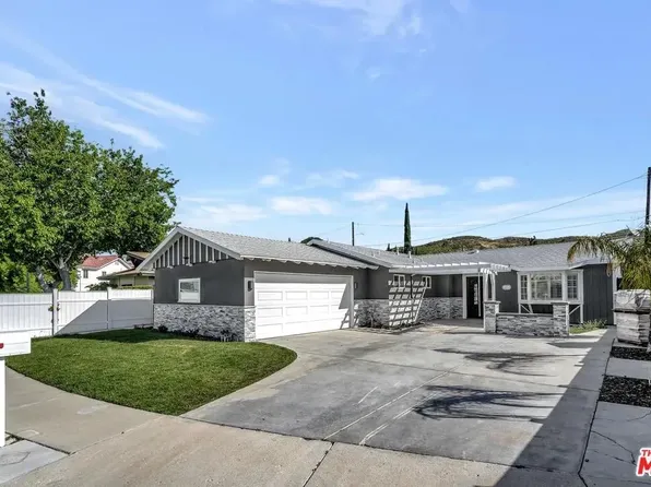 28040 Ermine Pl, Santa Clarita, CA 91351