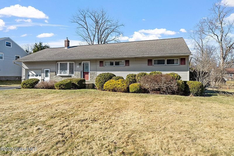 3rd image of 44 Beechwood Drive
