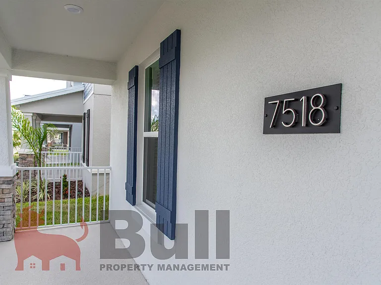 7518 Summerlake Groves St — Photo 8