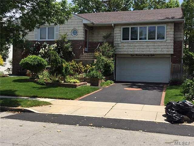1st image of 878 Hewlett Dr