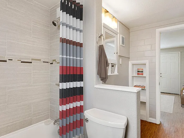 2426 N Clay St — Photo 6