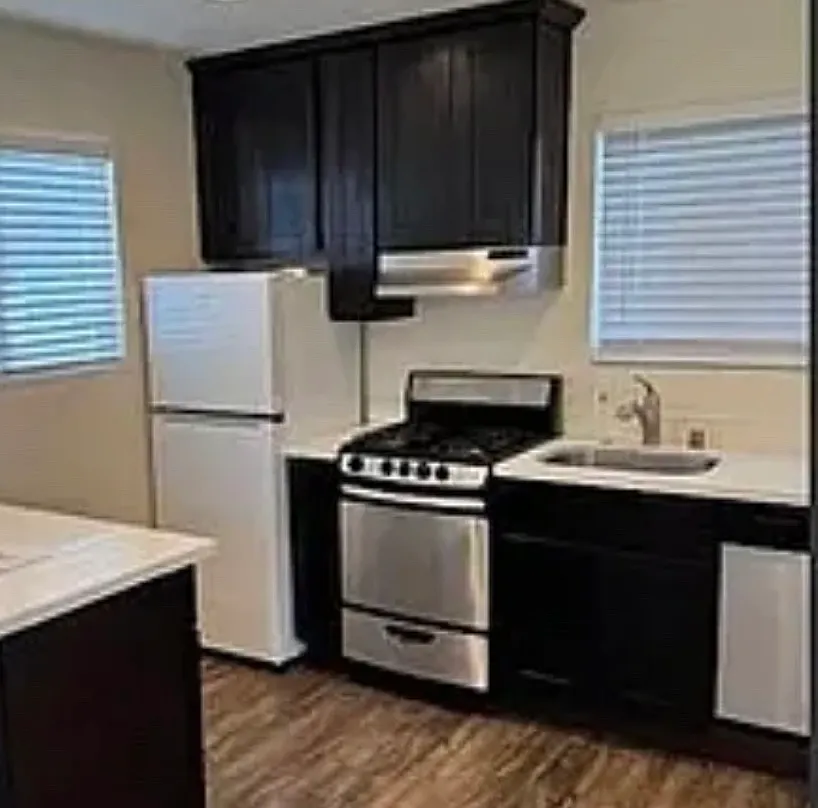 Studio, 350 sqft, $1,550 — Photo 2
