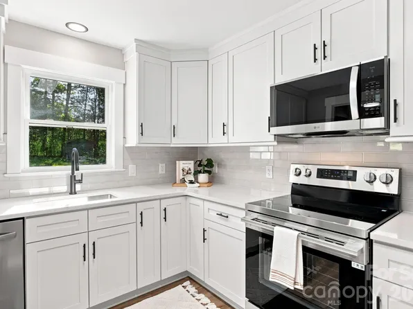 3533 Amity Hill Rd, Statesville, NC 28677