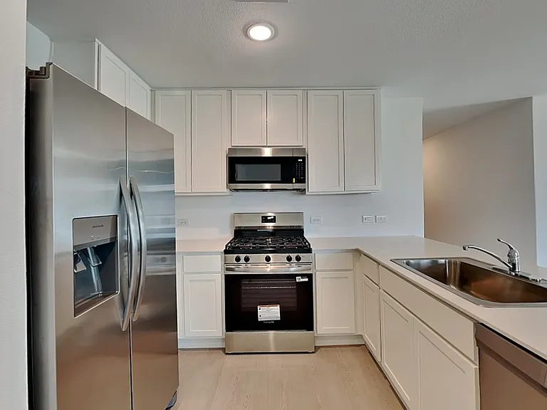 3707 Longleaf Dr — Photo 6