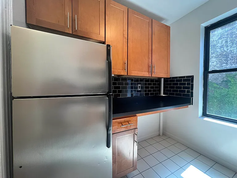 115 Washington Pl #22 — Photo 11