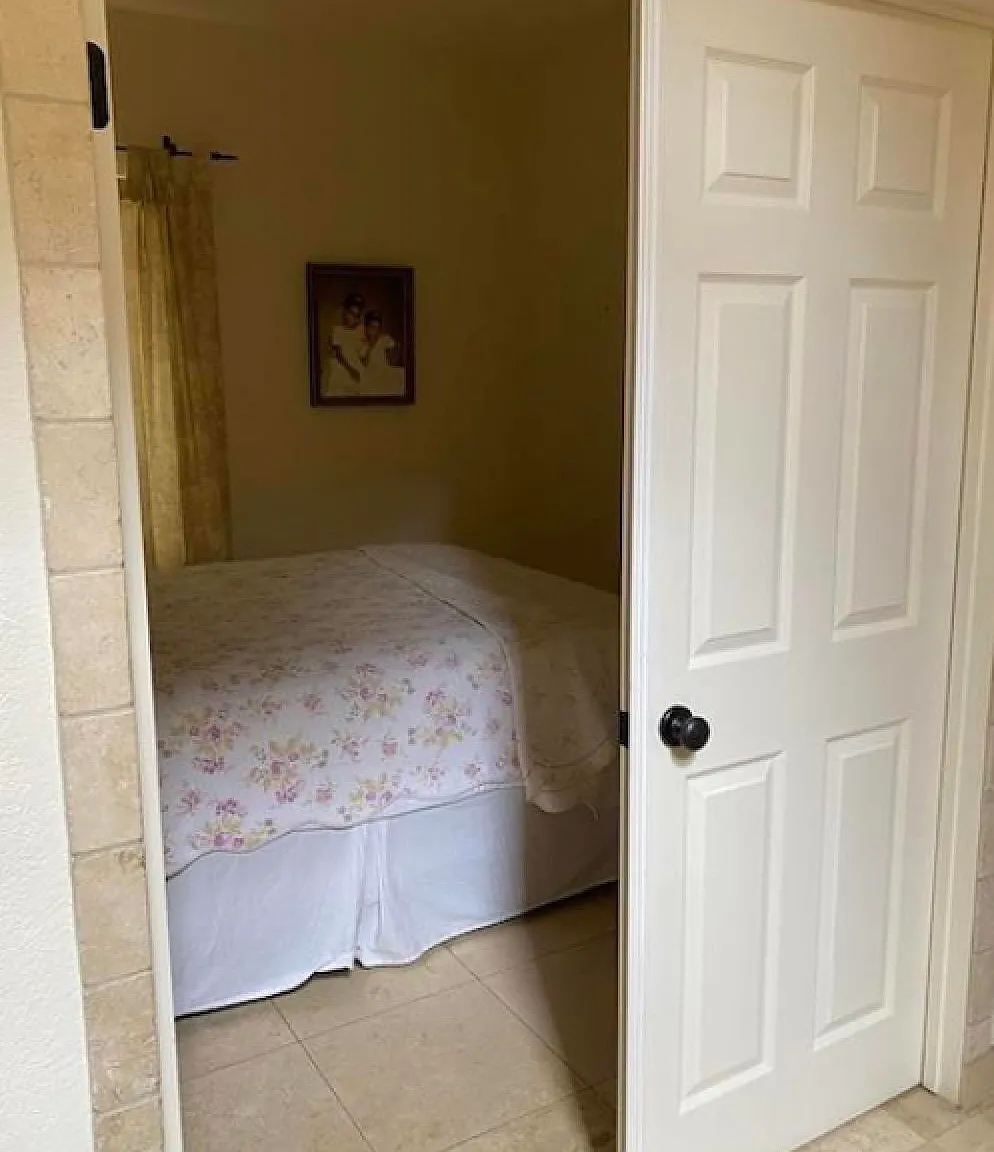 1 bed, 200 sqft, $1,100 — Photo 2