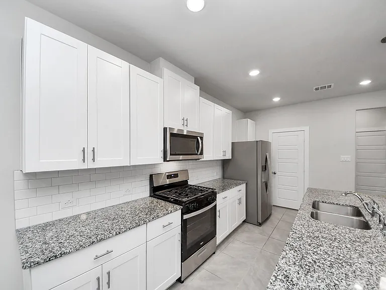 3830 Glossy Lake Dr — Photo 13