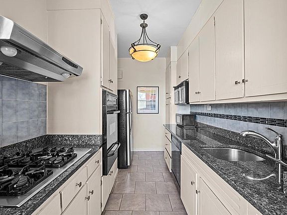 5th image of 555 Kappock St APT 2T