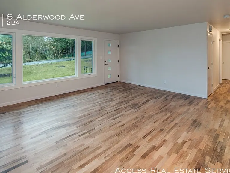 2916 Alderwood Ave — Photo 4