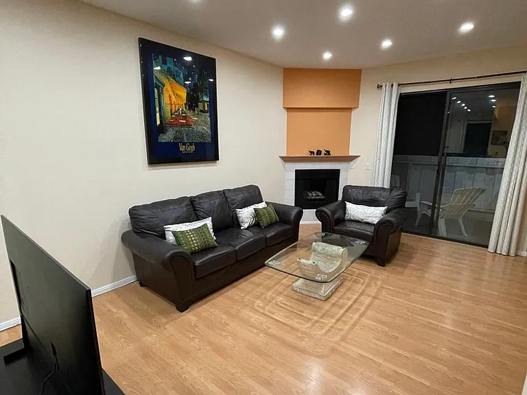 5400 Simpson Ave #4 — Photo 4