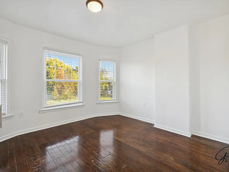242 Harmon St — Photo 21