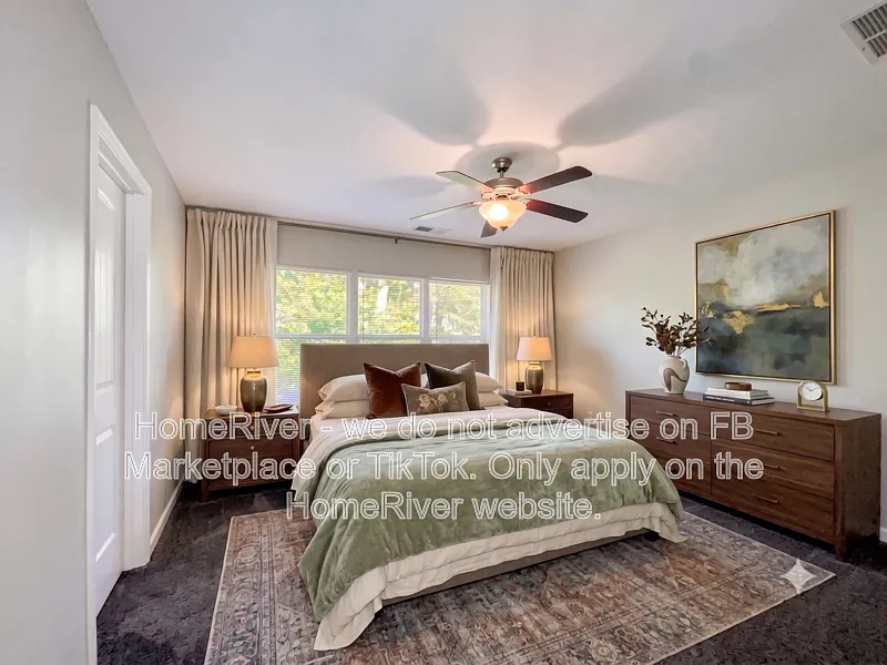 4 bed, 3.5 bath, 2070 sqft, $2,195 — Photo 4