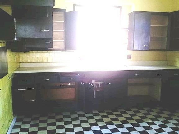 5th image of 3257 N Kilbourn Ave