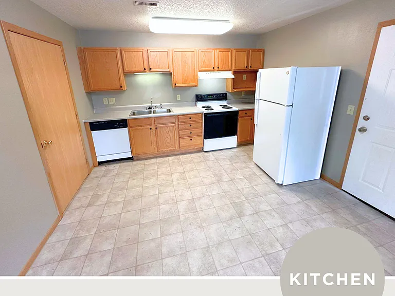 100 12th St SW #3 — Photo 2