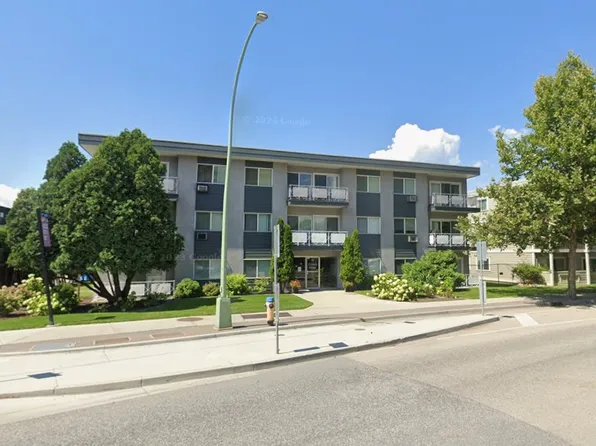 1880 Pandosy St, Kelowna, BC V1Y 1R4