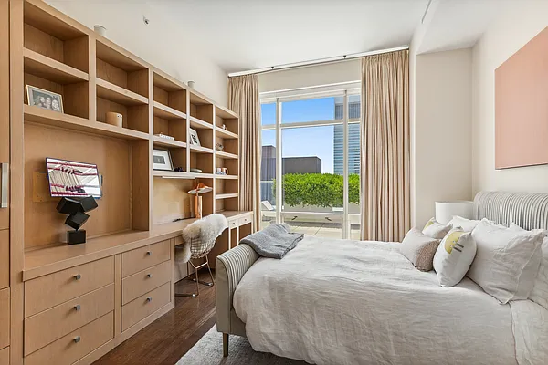 Rented by Compass | media 20