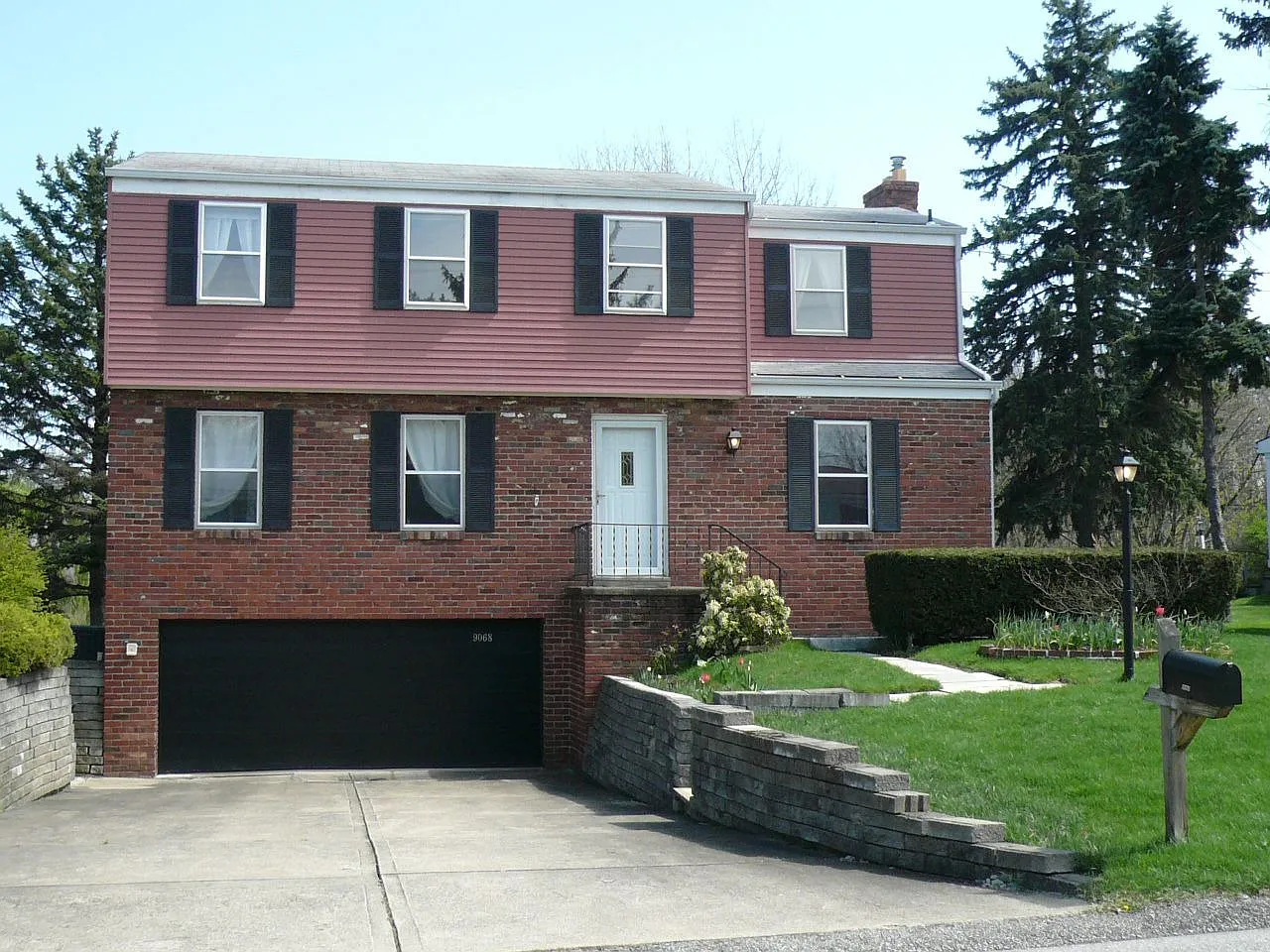9068 Pine Heights Pl photo 1