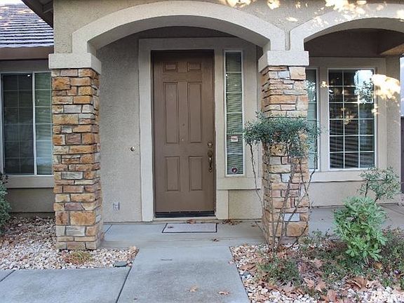 4th image of 2020 Bastona Dr