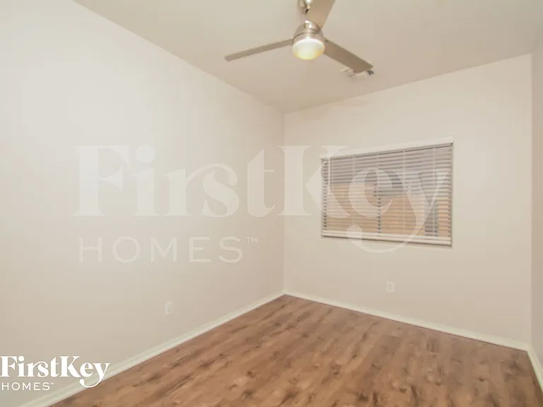 13030 W Windrose Dr — Photo 12