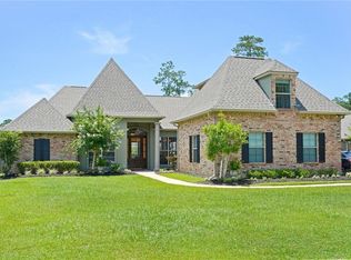445 Belle Pointe Dr, Madisonville, LA 70447