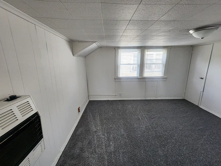 1122 Larchmont Ave #B — Photo 10